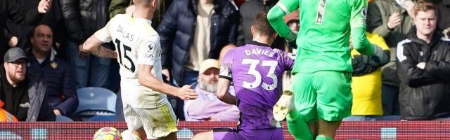 云开体育-热刺大胜让孔蒂不再抱怨 连吞惨败利兹联警报响起